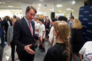 Virginia Gov. Glenn Youngkin meets with members of the inaugural cohort of the Academy of Technology and Innovation at the University of Mary Washington on UMW's Stafford Campus. Photo by Suzanne Carr Rossi.