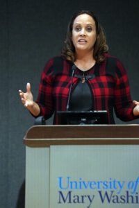 Last year’s Metzger Award winner, Susan Coleman, addresses attendees at the assembly. Photo by Suzanne Carr Rossi.